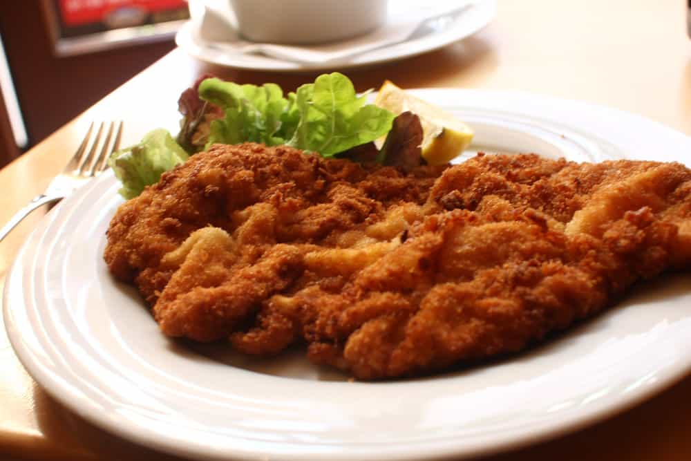 Escalope schnitzel is one of the foods that start with E