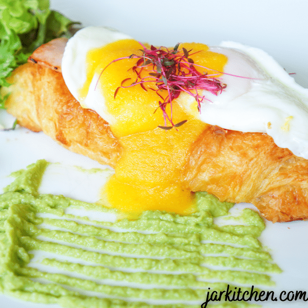 You can make an excellent breakfast by baking frozen croissant. In this picture you see croissant with poached eggs and guatemala sauce.